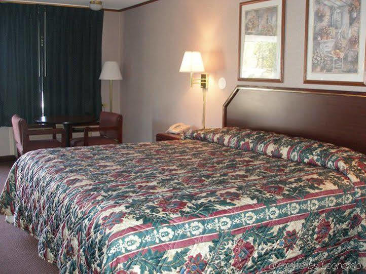 Red Carpet Inn غرينزبورو المظهر الخارجي الصورة